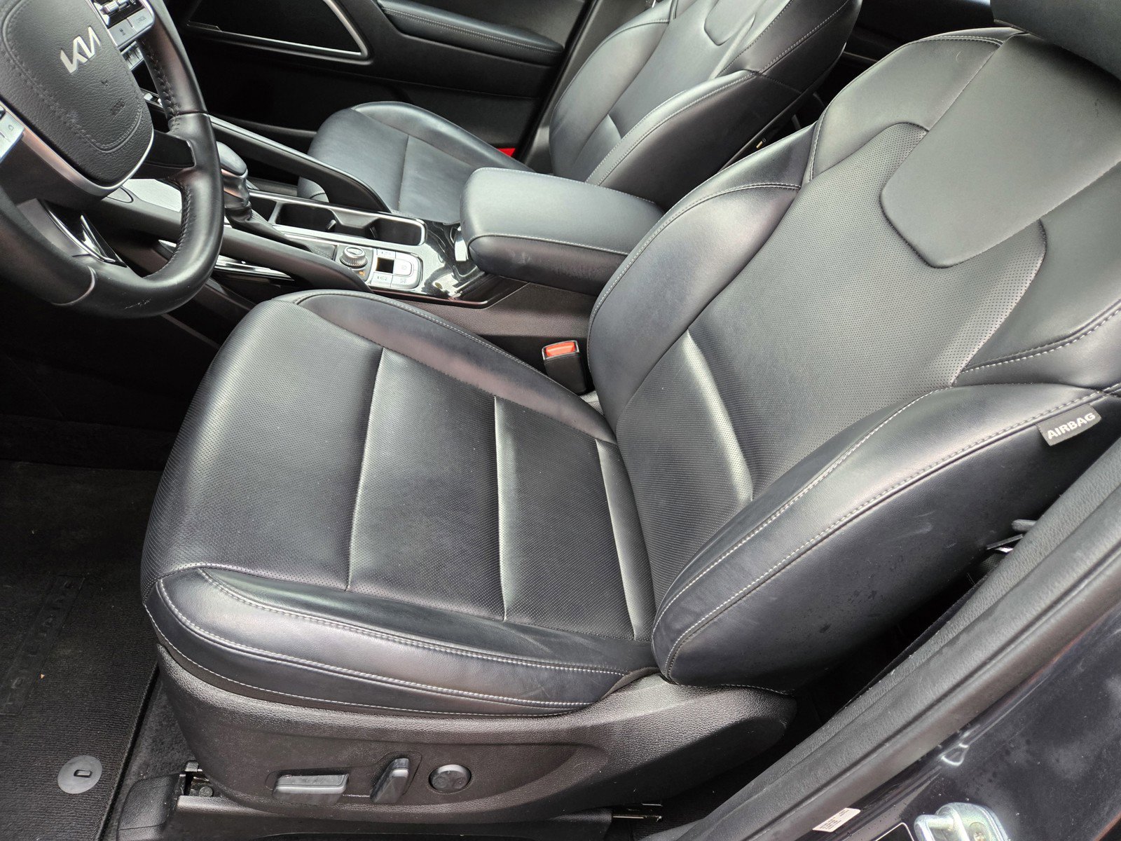 Used 2022 Kia Telluride S image 13