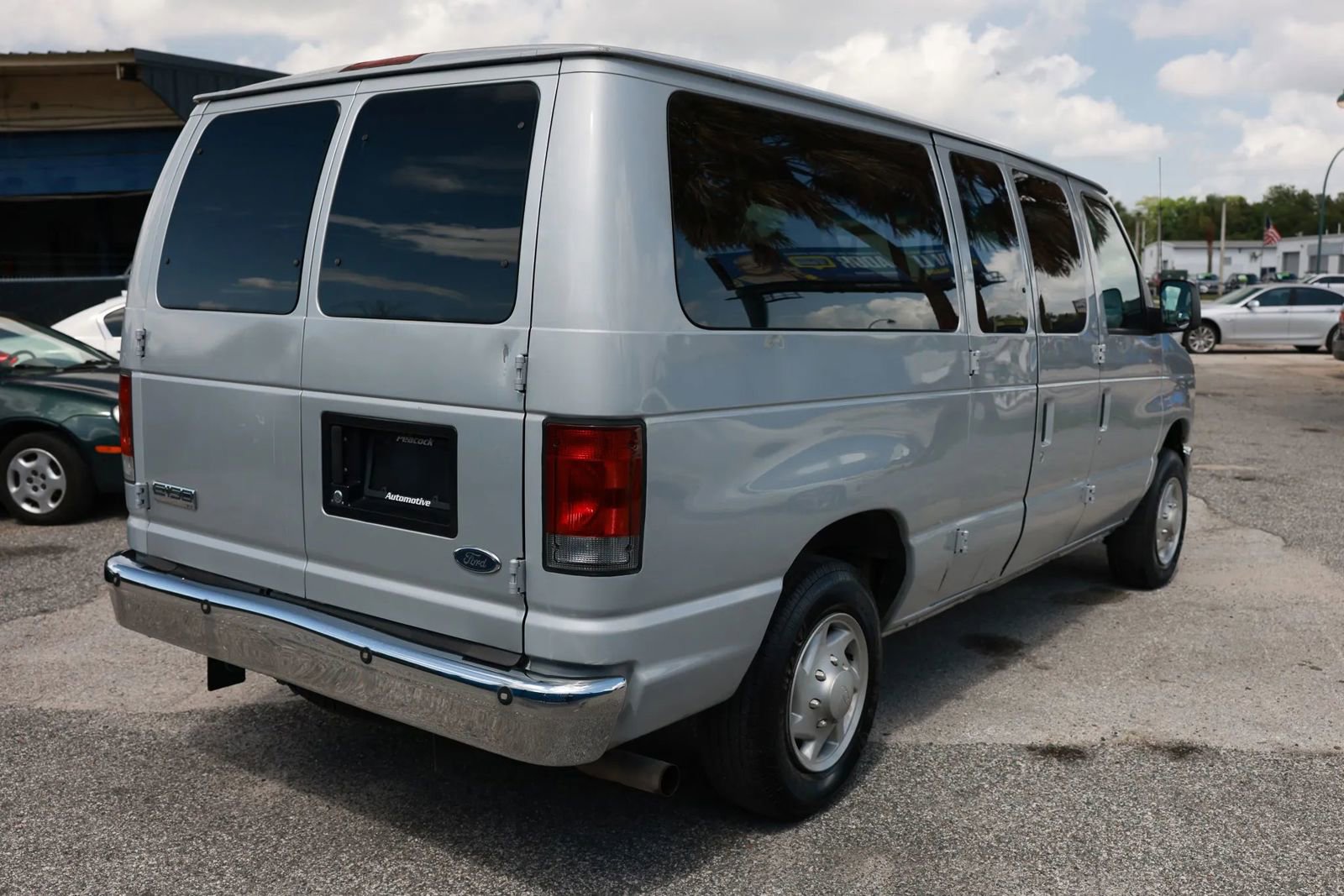 Used 2008 Ford E-150 and Econoline 150 Wagon RWD image 7