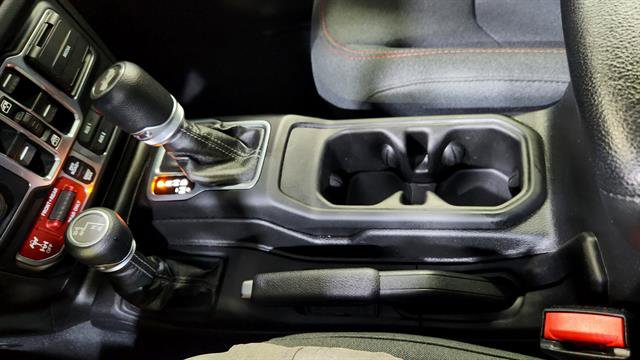 Used 2024 Jeep Wrangler Unlimited Rubicon image 16