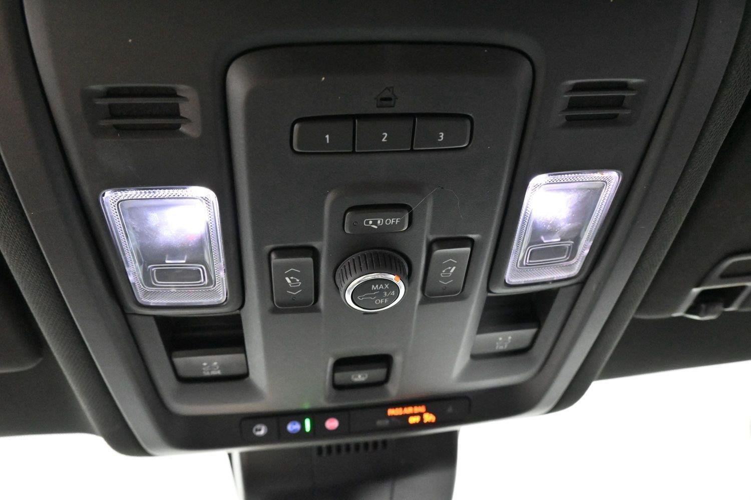 Used 2024 Chevrolet Tahoe Z71 w/ Luxury Package AWD/4WD image 30