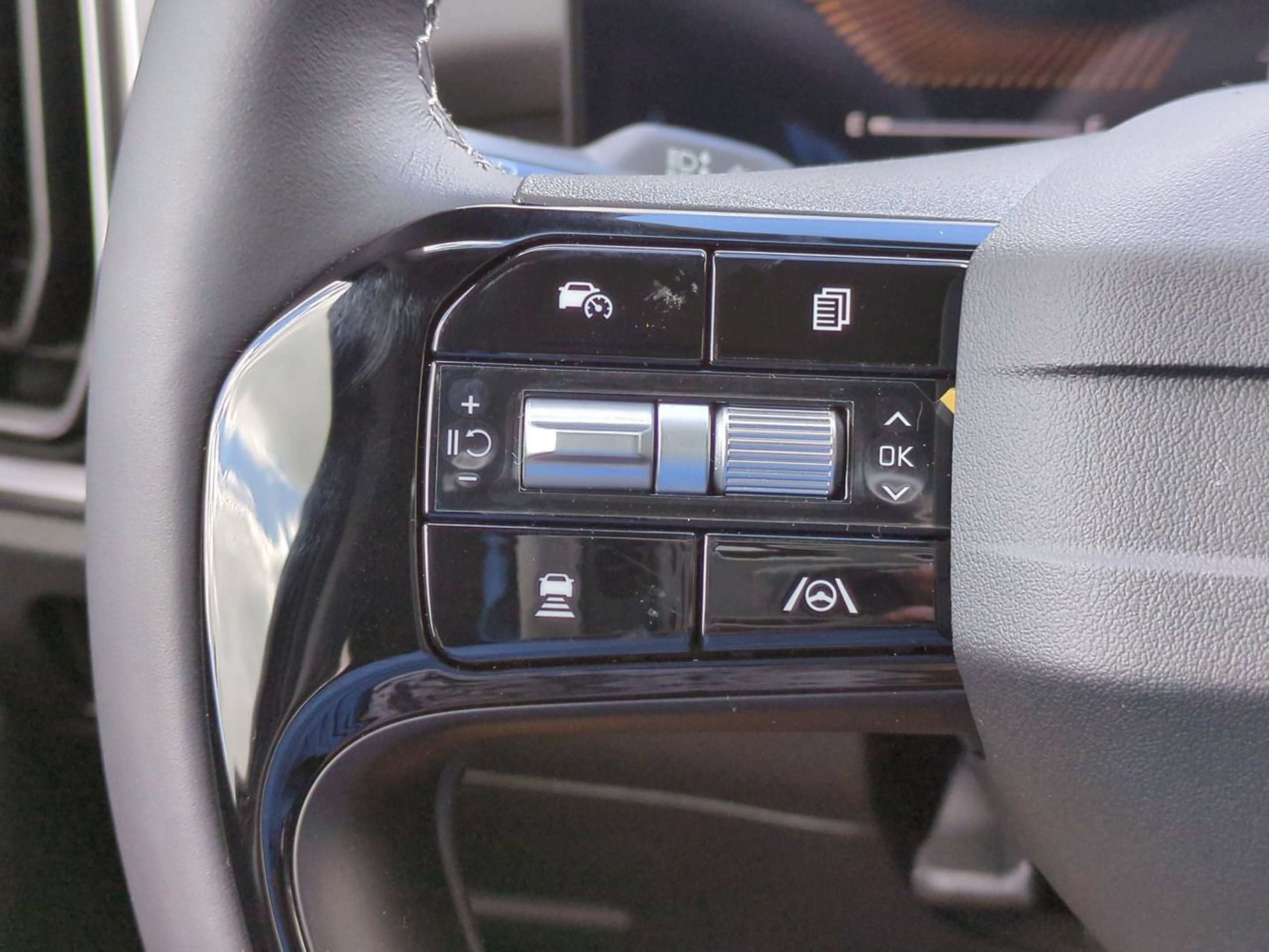 New 2026 Kia Sorento LX FWD image 44