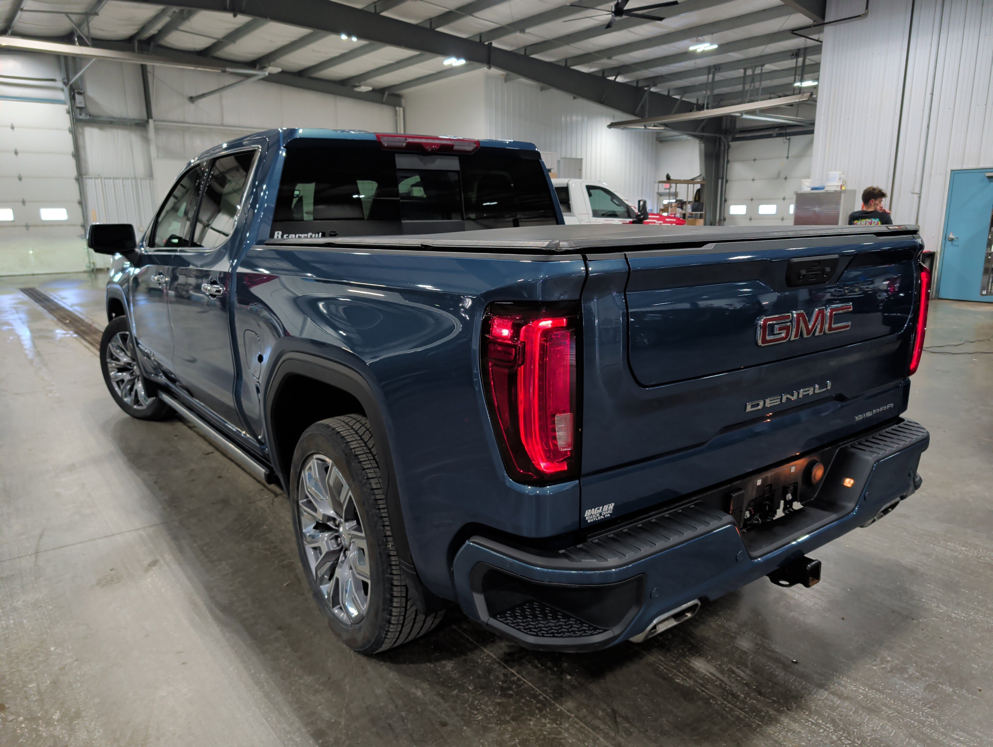 Used 2025 GMC Sierra 1500 Denali w/ Denali Reserve Package AWD/4WD image 4