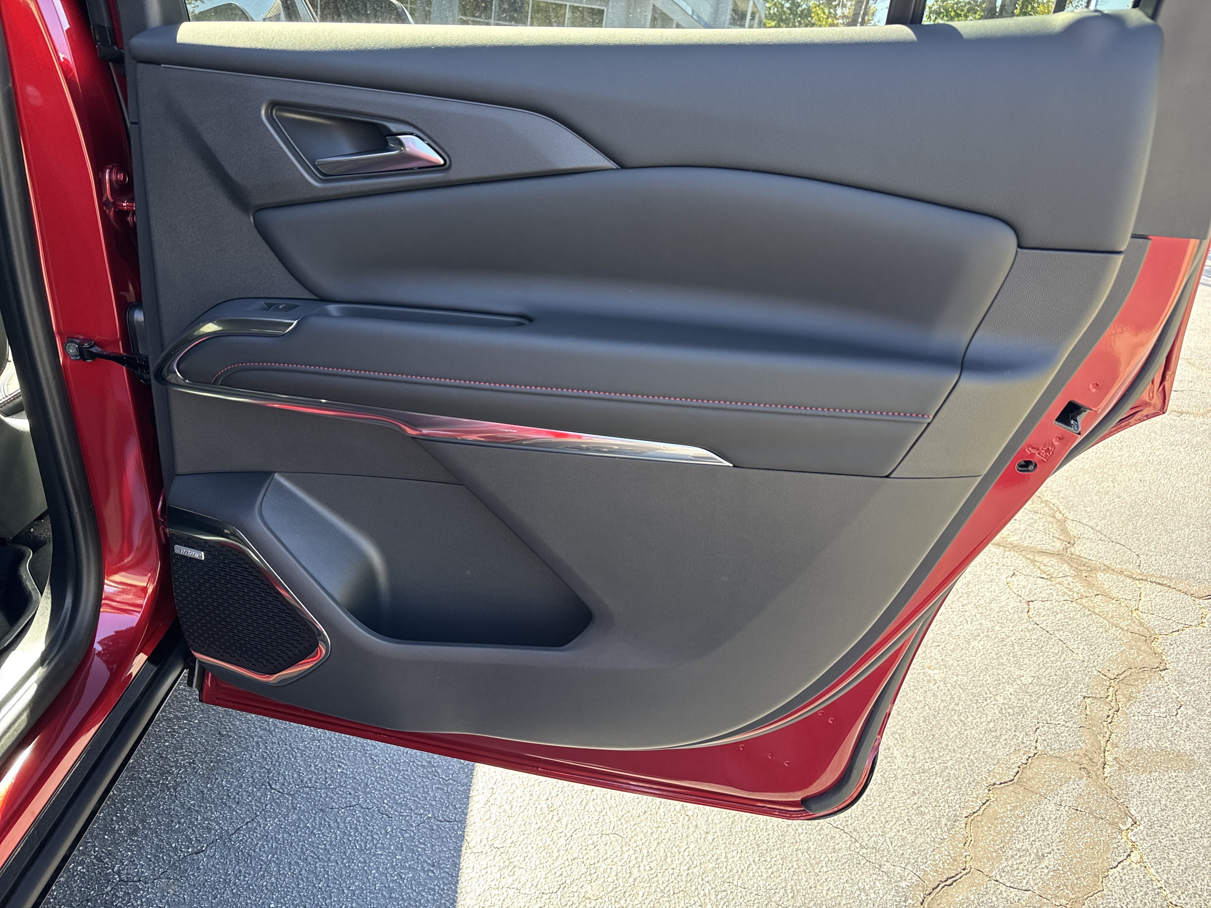New 2027 Chevrolet Traverse RS w/ LPO, Floor Liner Package FWD image 17
