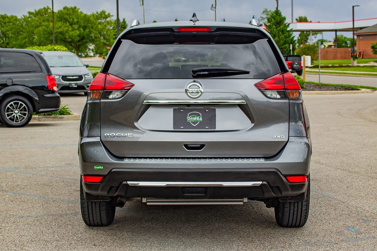 Used 2017 Nissan Rogue S w/ Appearance Package AWD/4WD image 8