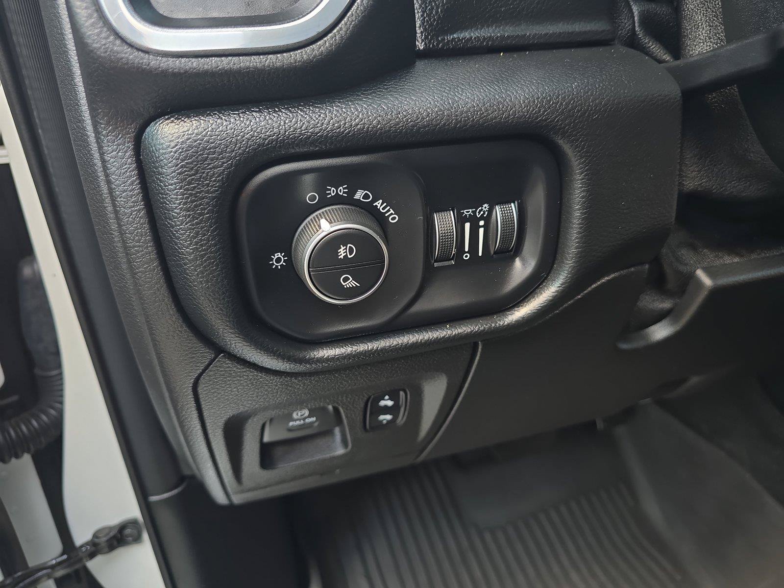 Used 2019 RAM 1500 Laramie AWD/4WD image 24