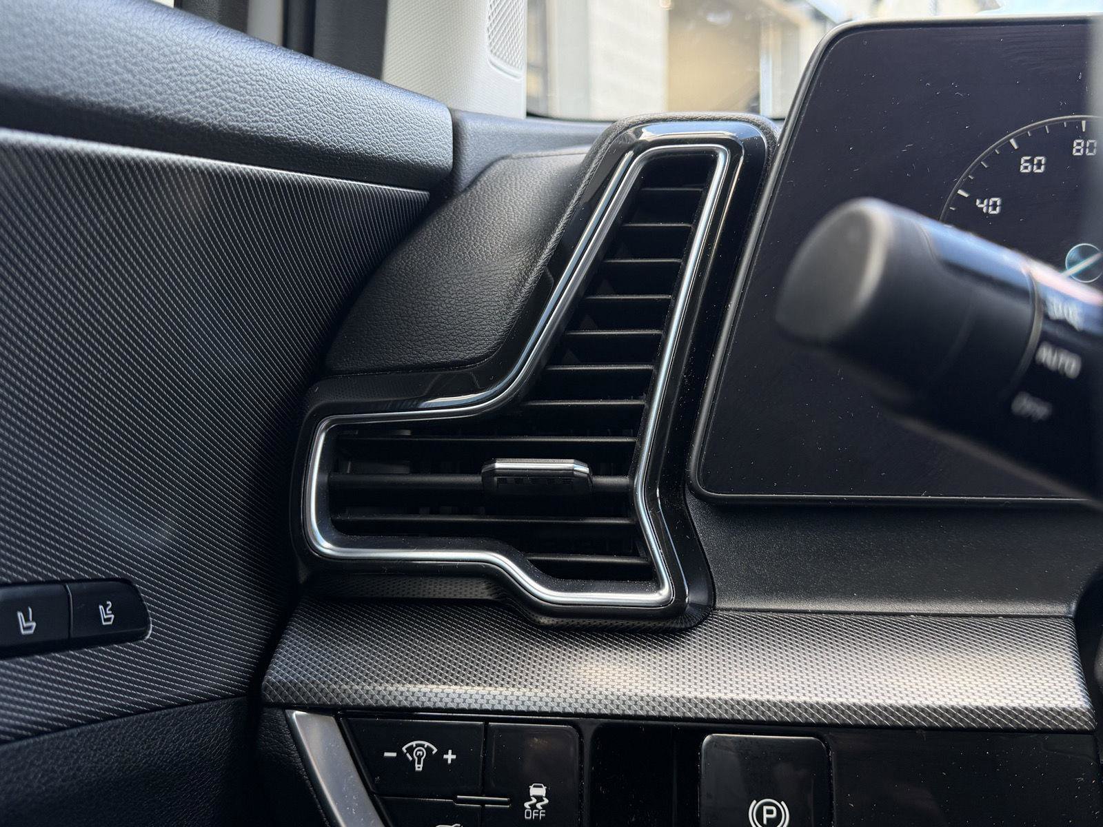 Used 2023 Kia Sportage SX image 28