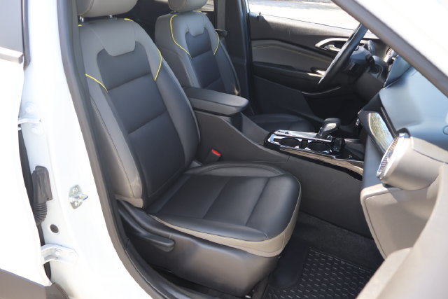 Used 2025 Chevrolet Trax ACTIV w/ Sunroof Package FWD image 20