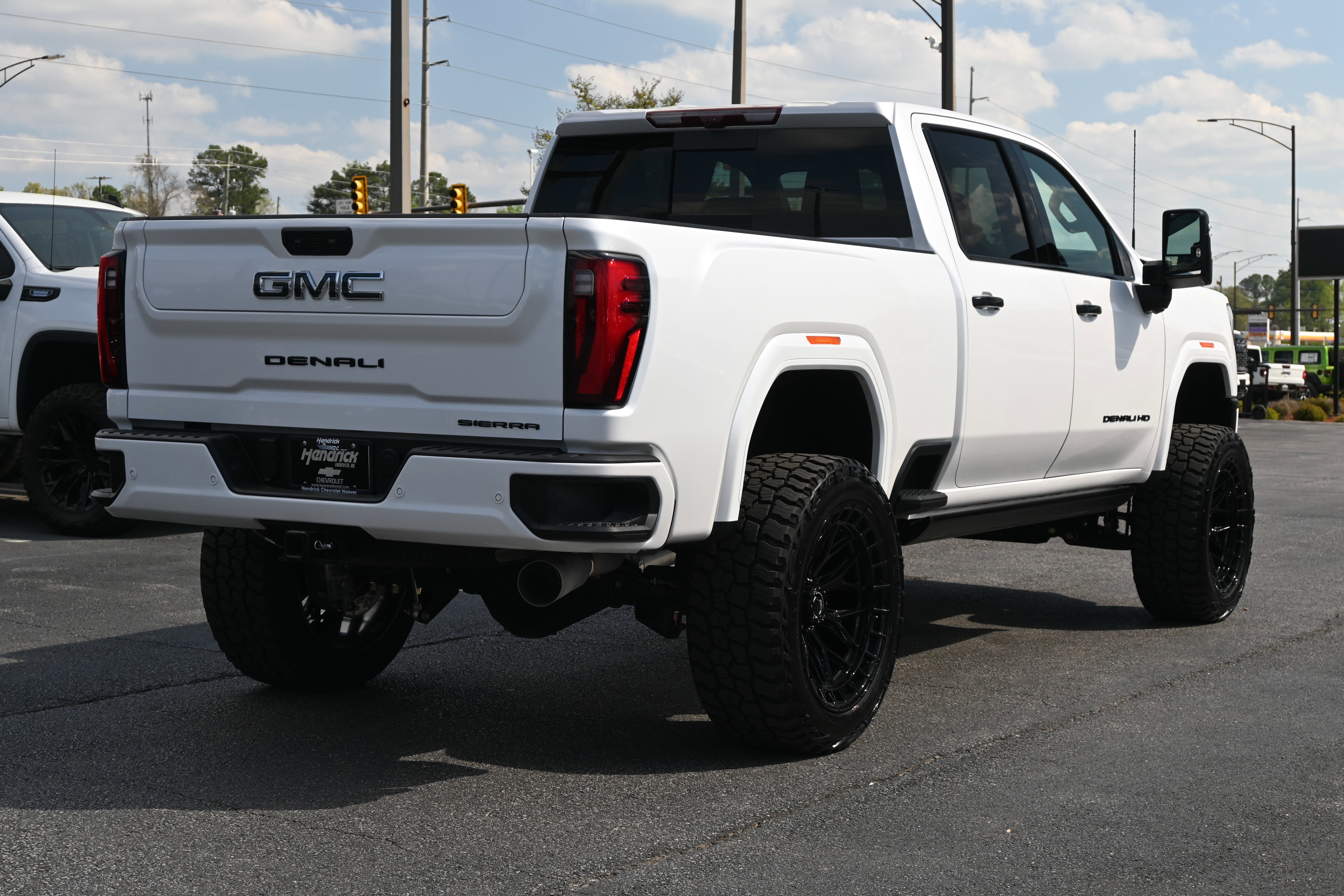 Used 2025 GMC Sierra 2500 Denali Ultimate image 12
