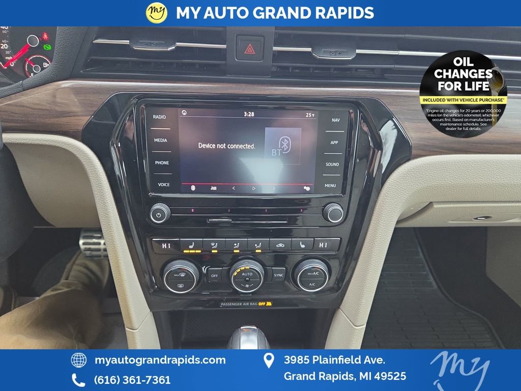 Used 2020 Volkswagen Passat 2.0T SEL image 21