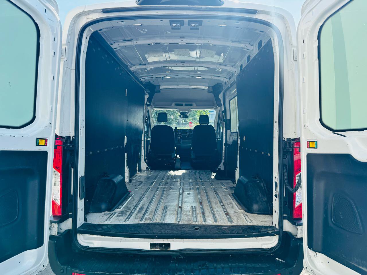 Used 2020 Ford Transit 250 Medium Roof w/ Load Area Protection Package RWD image 15