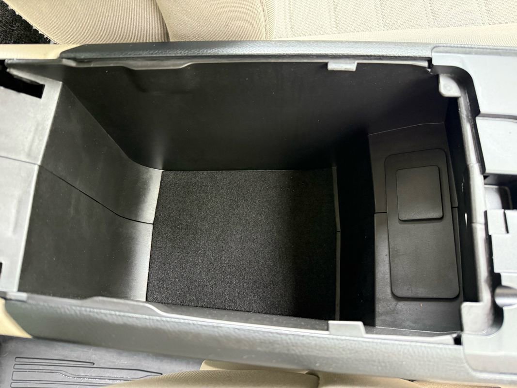Used 2020 Ford Fusion SE FWD image 38