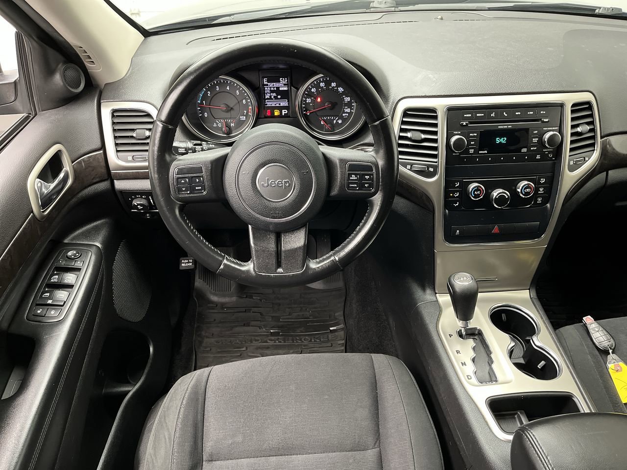 Used 2011 Jeep Grand Cherokee Laredo w/ Trailer Tow Group AWD/4WD image 12