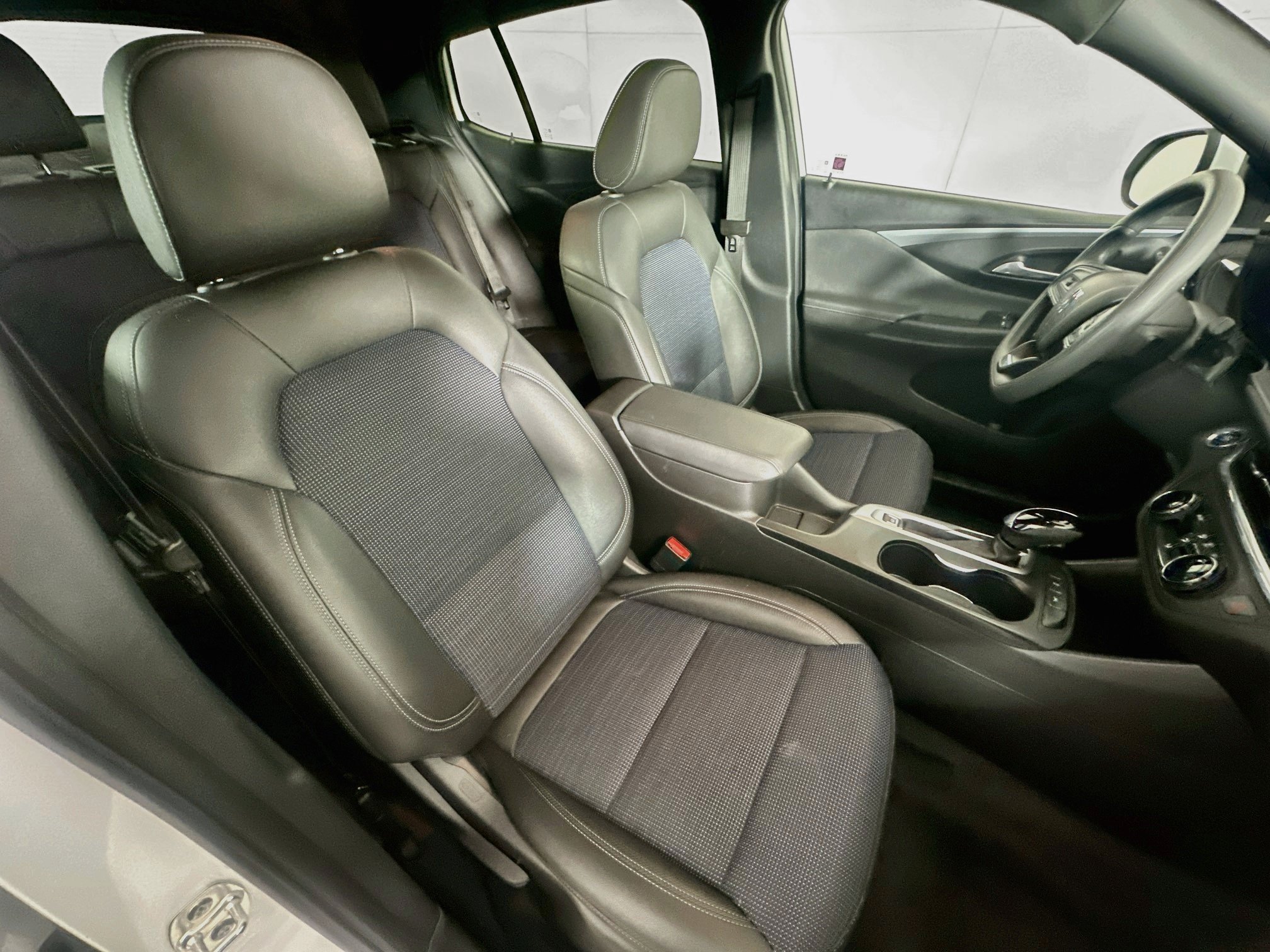 Used 2026 Buick Envista Preferred FWD image 27