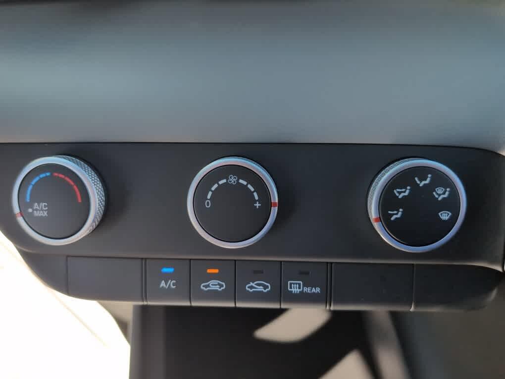 New 2026 Hyundai Elantra SE FWD image 23
