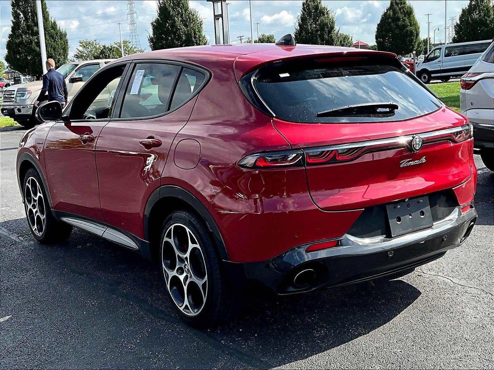 Used 2024 Alfa Romeo Tonale Veloce AWD/4WD image 3