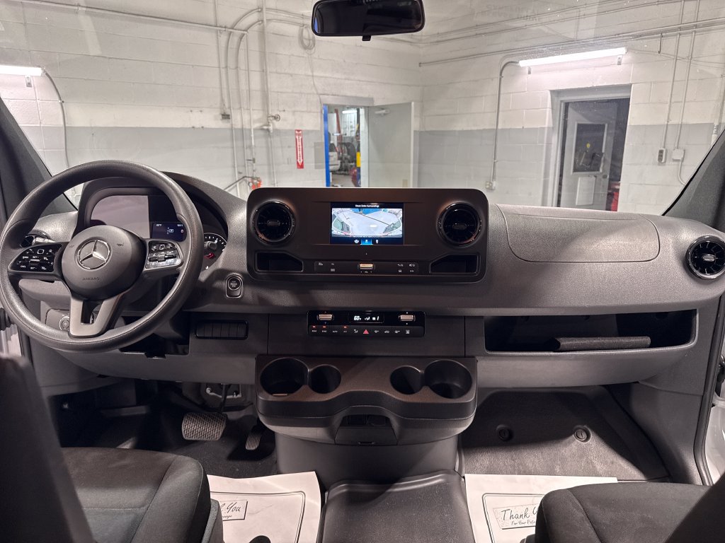 Used 2024 Mercedes-Benz Sprinter 2500 image 37