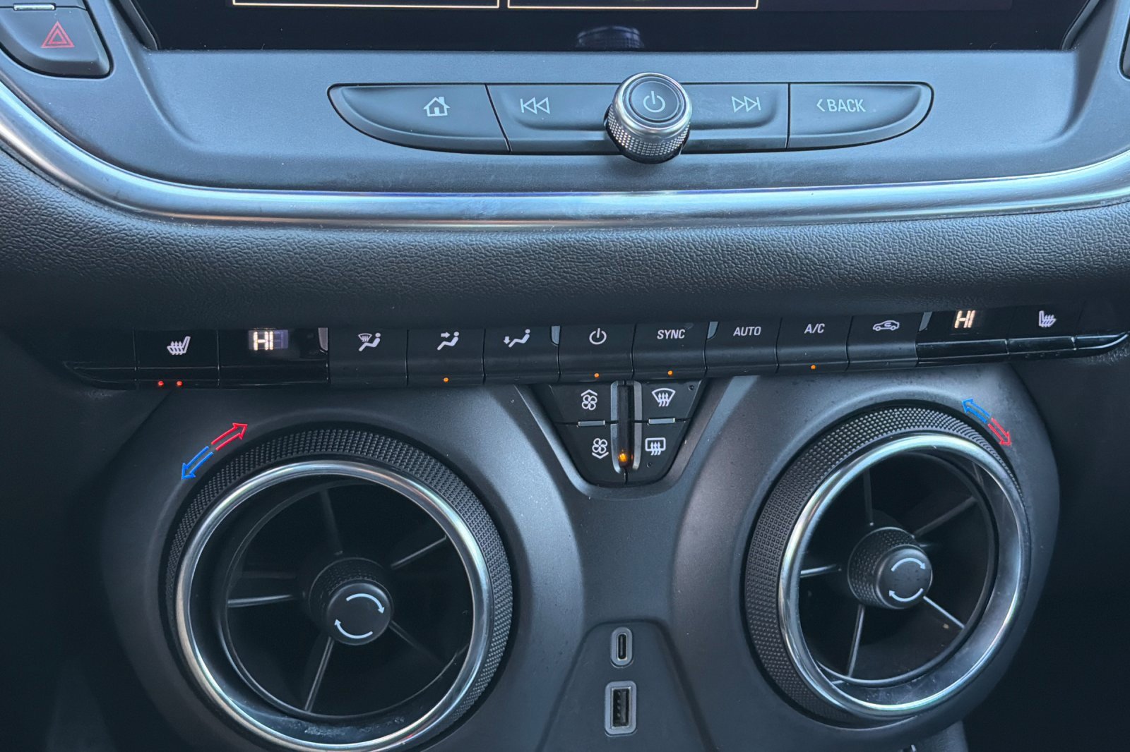 Used 2025 Chevrolet Blazer LT image 20