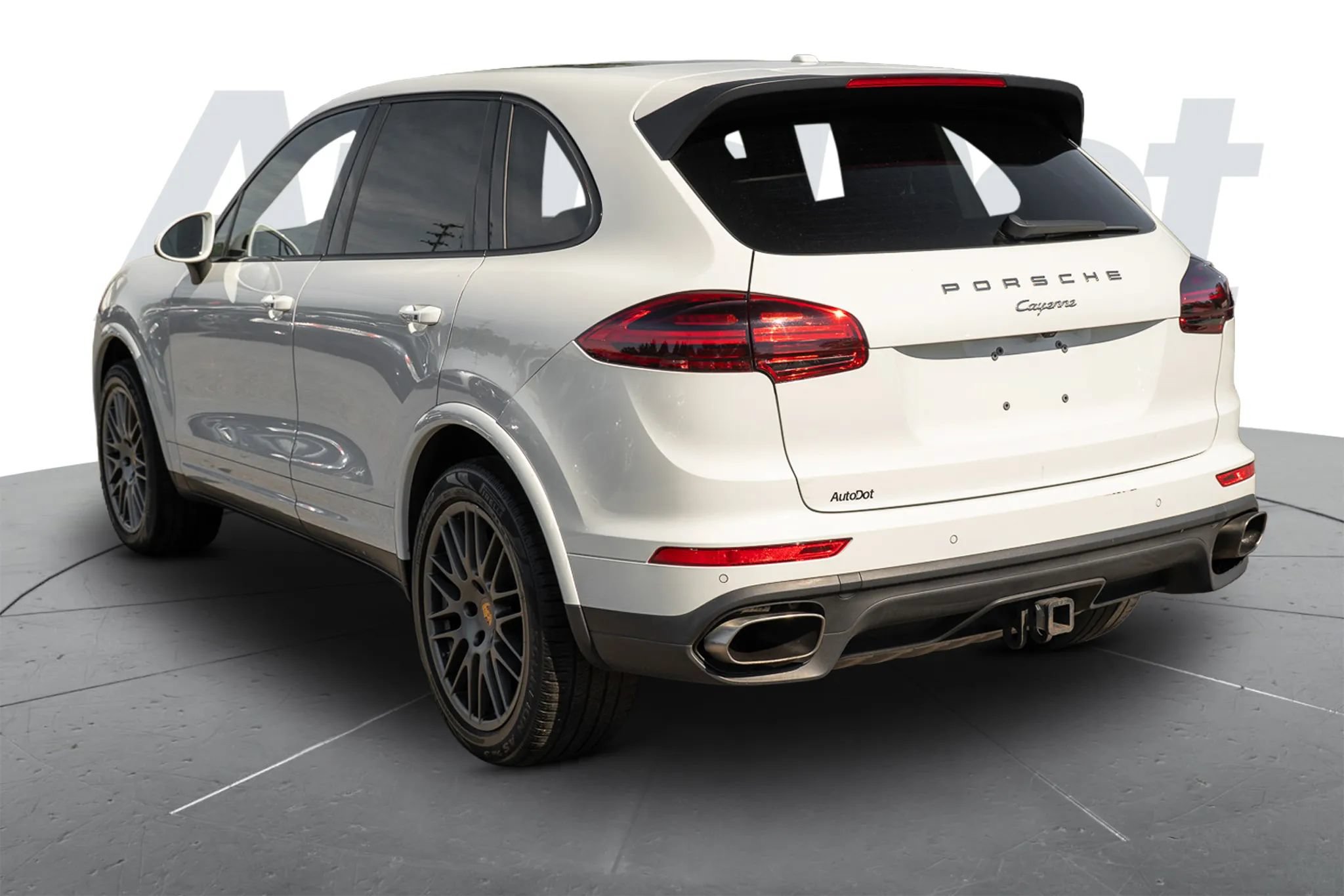 Used 2017 Porsche Cayenne AWD/4WD image 2