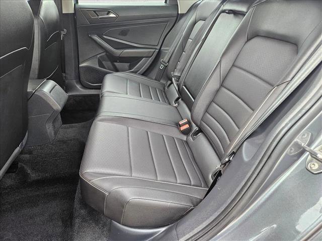 Used 2024 Volkswagen Jetta SE FWD image 17