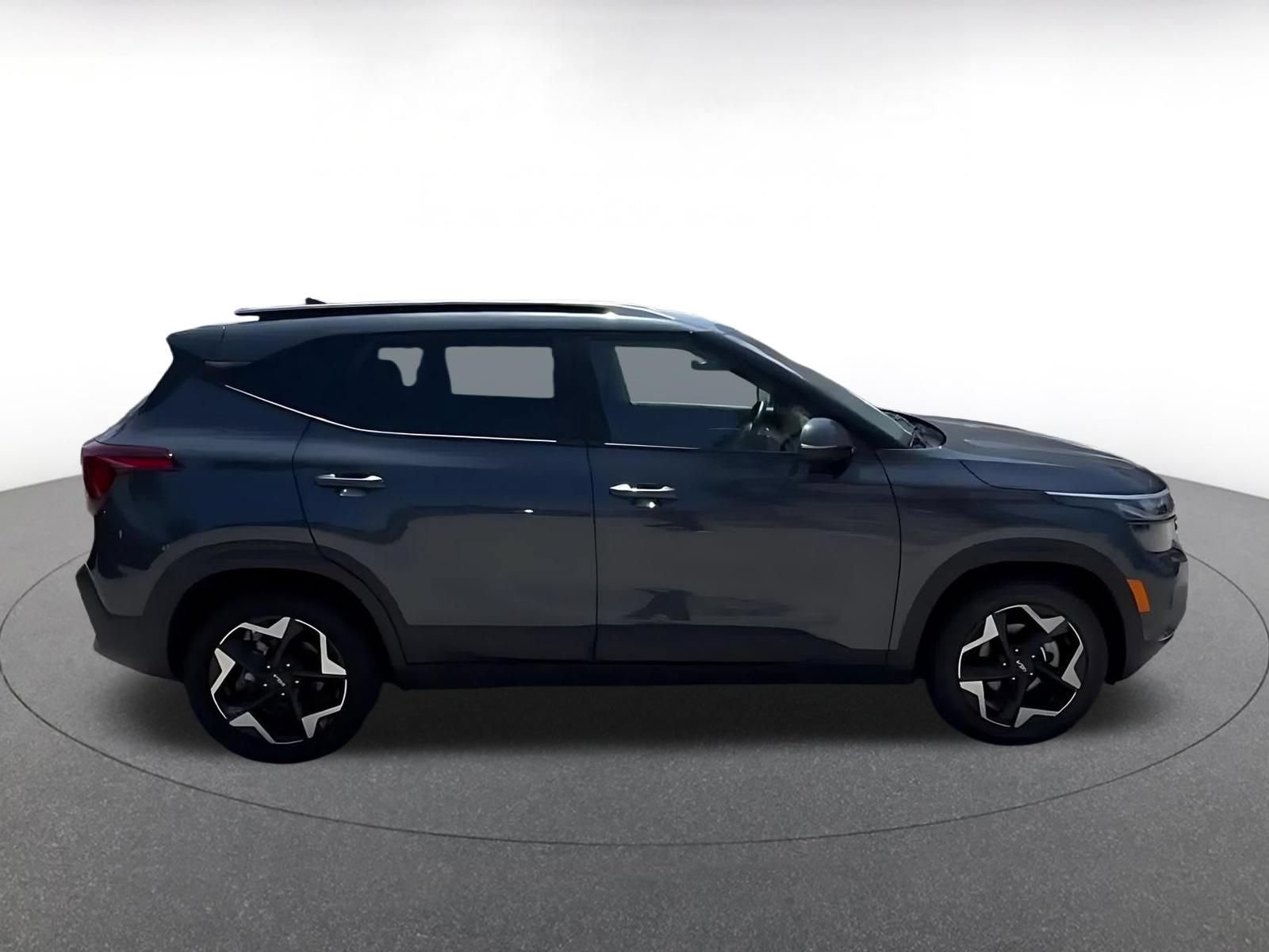 Used 2025 Kia Seltos S FWD image 16