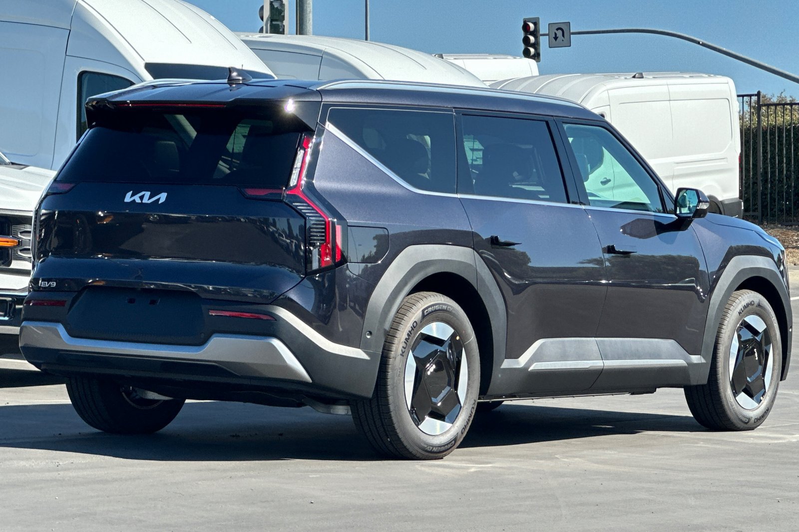 New 2026 Kia EV9 Wind AWD/4WD image 4