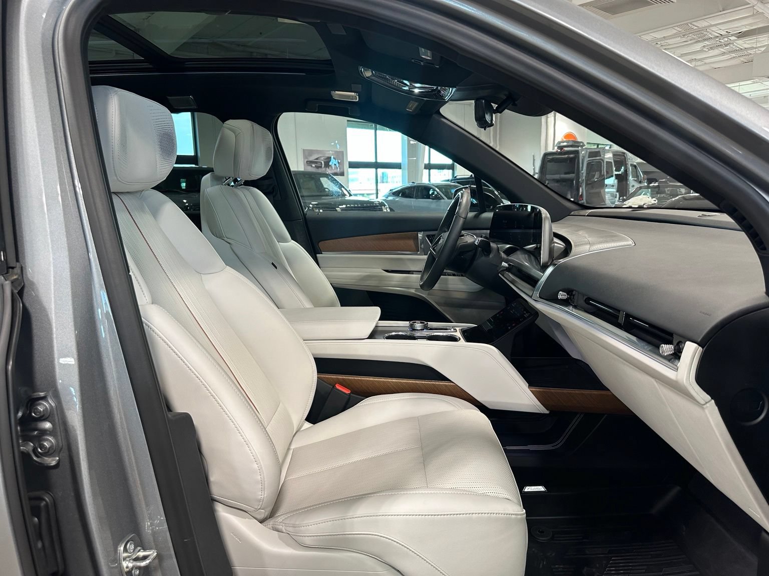 Used 2026 Cadillac Vistiq Luxury AWD/4WD image 55