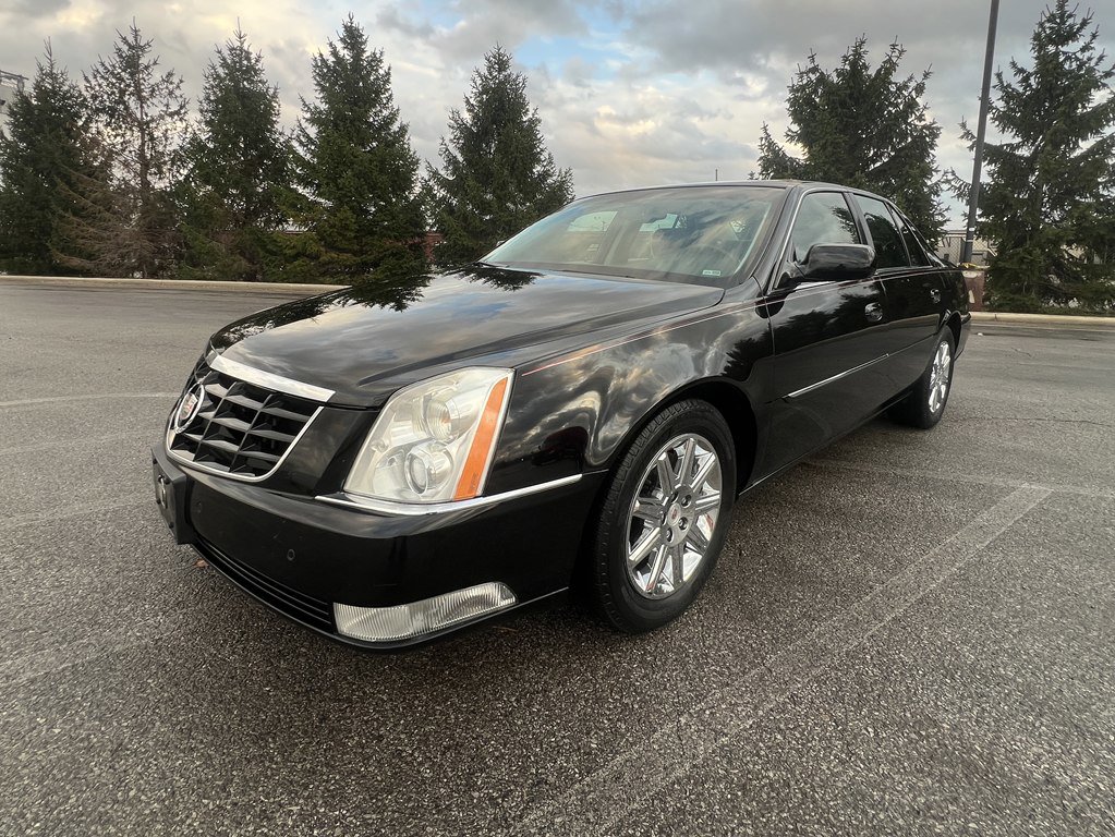 Used 2011 Cadillac DTS Premium image 1