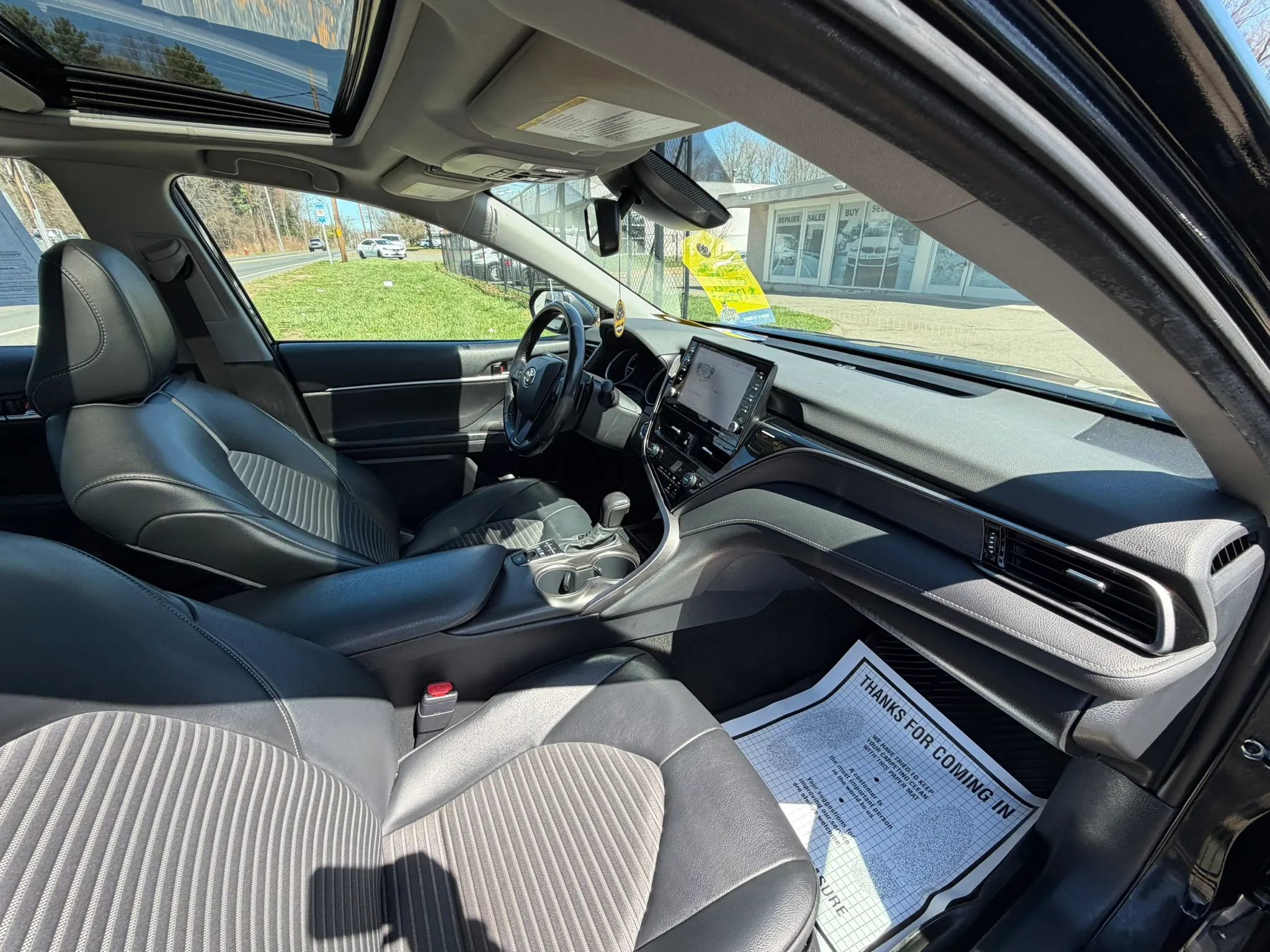 Used 2021 Toyota Camry SE w/ Audio Upgrade Package FWD image 12