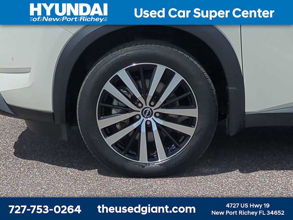Used 2023 Nissan Pathfinder Platinum FWD image 10
