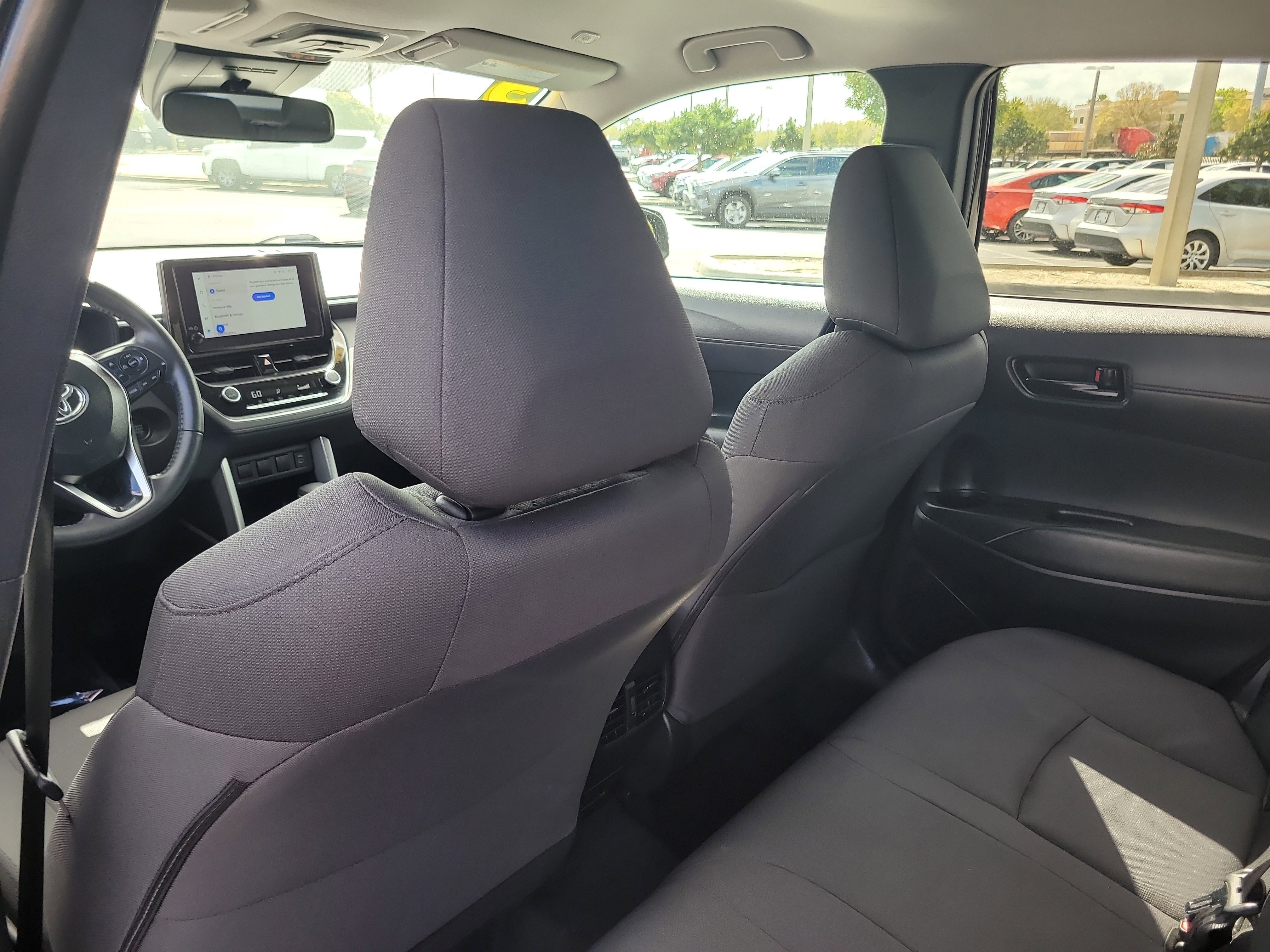 Used 2025 Toyota Corolla Cross LE image 13