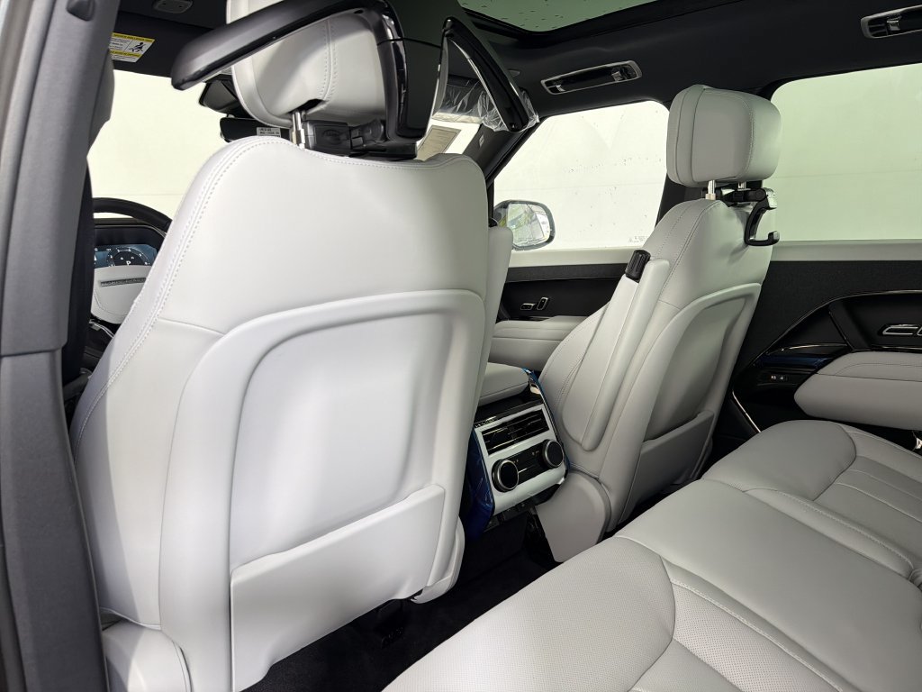 New 2027 Land Rover Range Rover Sport SE AWD/4WD image 28