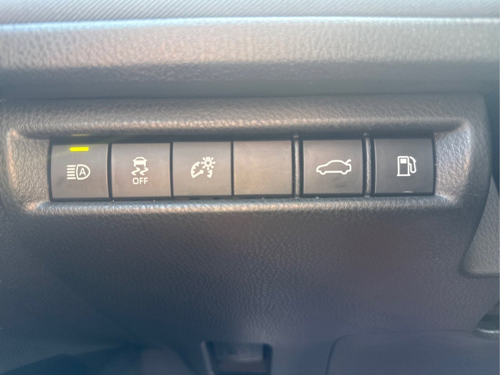 Used 2025 Toyota Camry LE FWD image 20