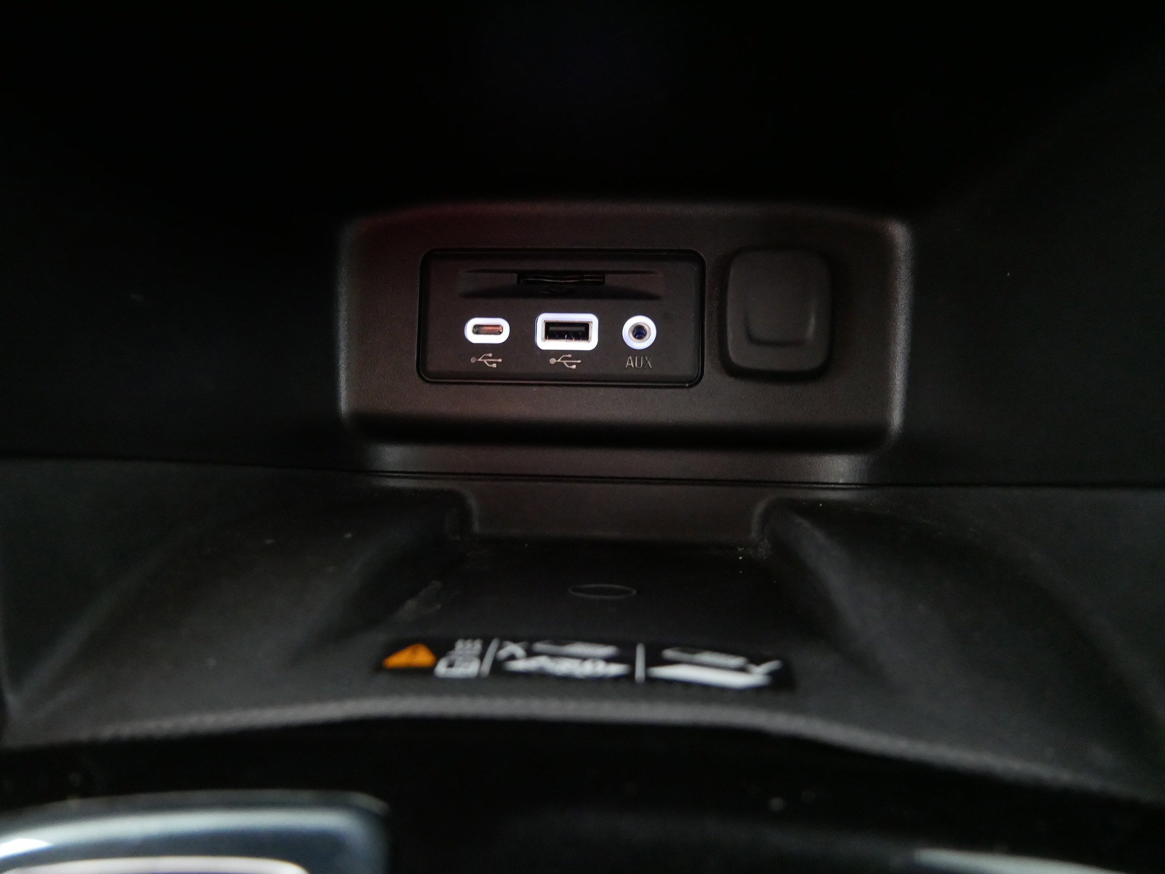 Used 2023 Chevrolet Equinox Premier image 30