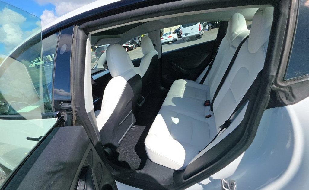 Used 2023 Tesla Model 3 Standard Range RWD image 7