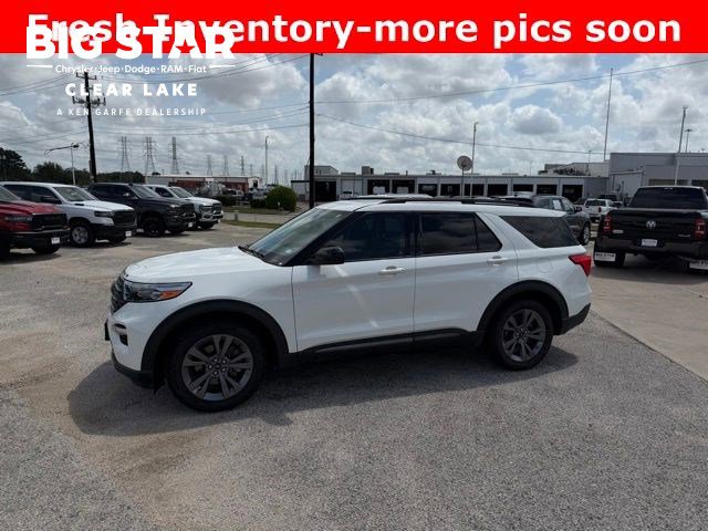 Used 2022 Ford Explorer XLT w/ Equipment Group 202A image 1