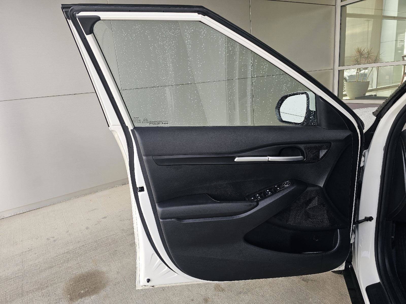 Used 2023 Kia Seltos LX image 18