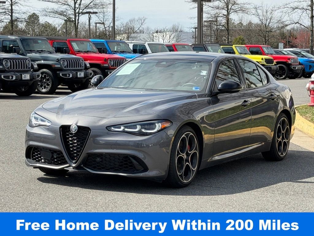 Used 2024 Alfa Romeo Giulia Veloce image 2