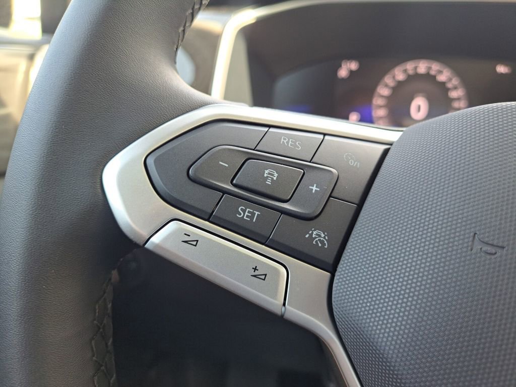 New 2025 Volkswagen Taos SE image 14