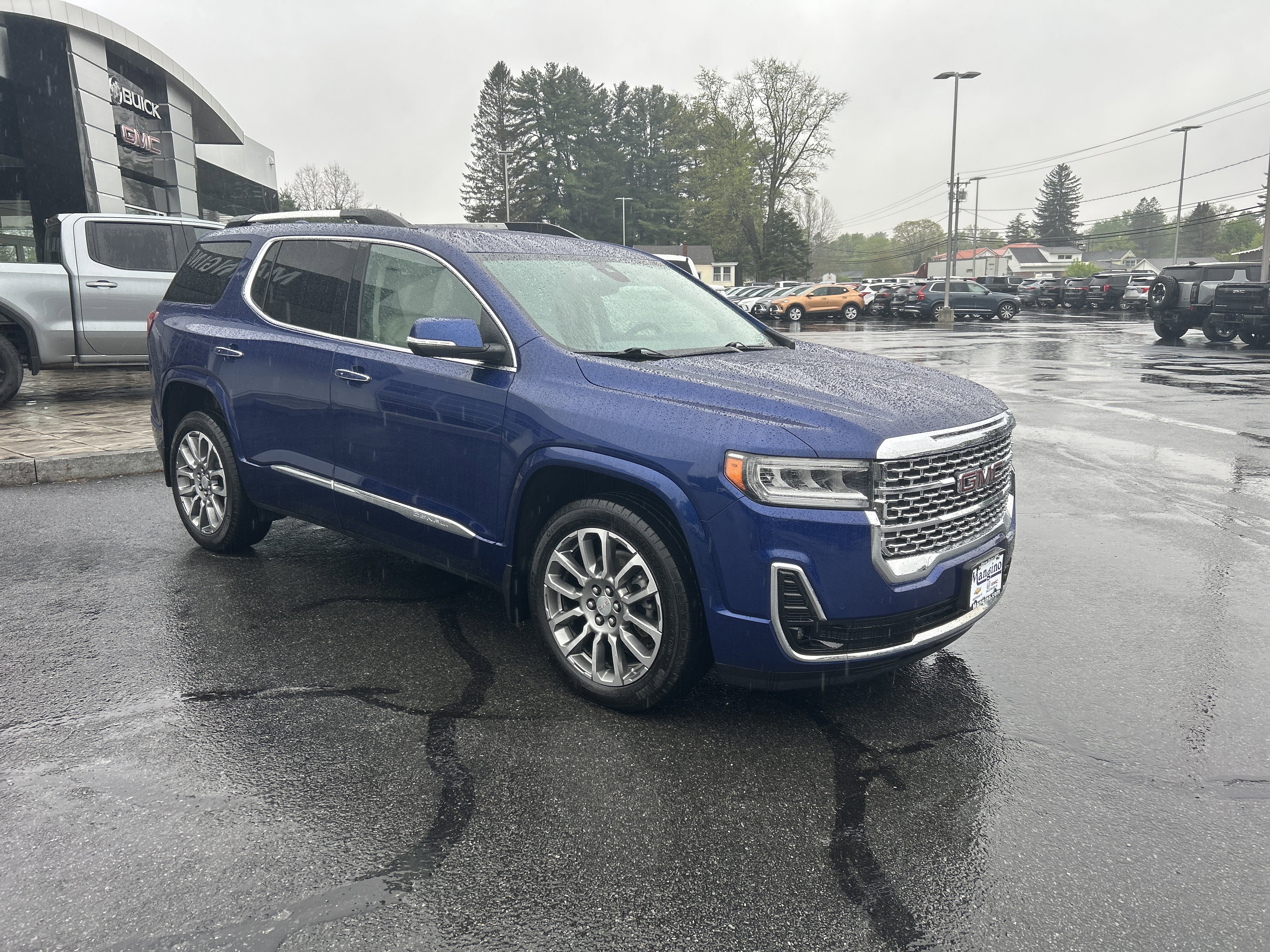Used 2023 GMC Acadia Denali w/ Denali Technology Package AWD/4WD image 13