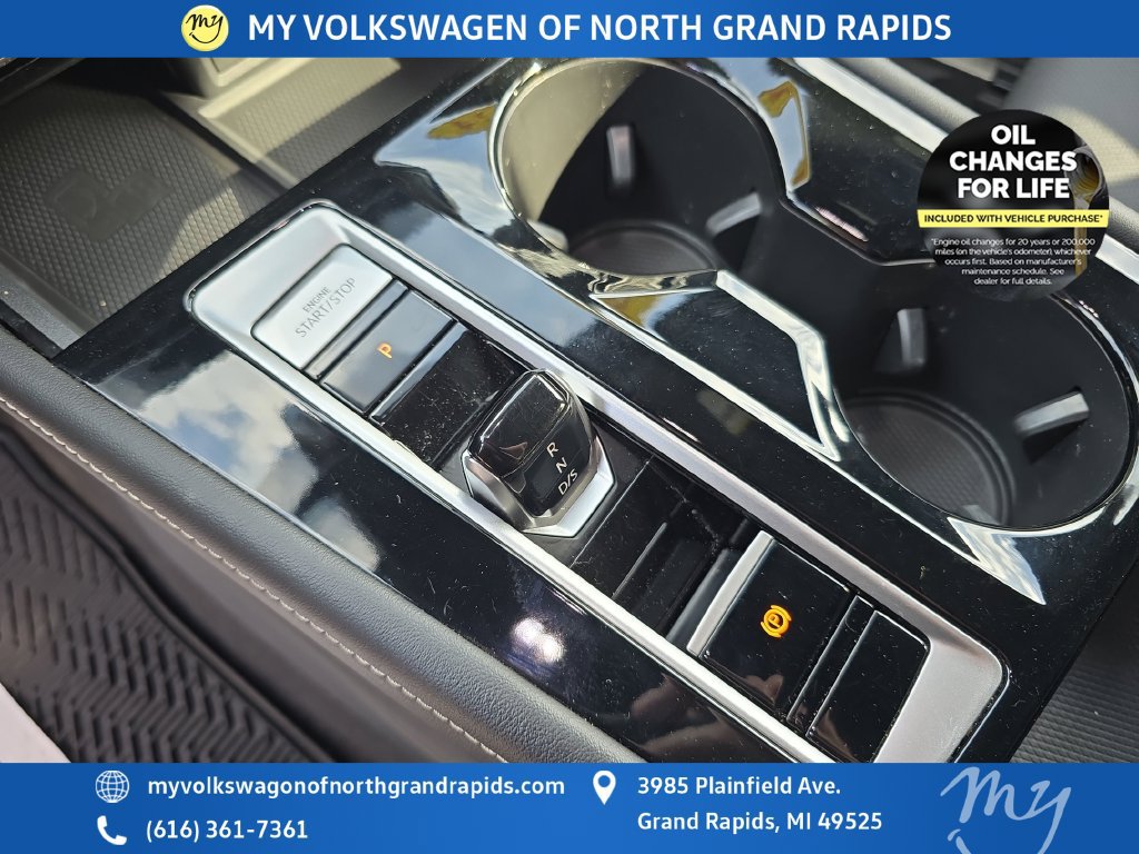 Used 2024 Volkswagen Atlas Cross Sport SE AWD/4WD image 28