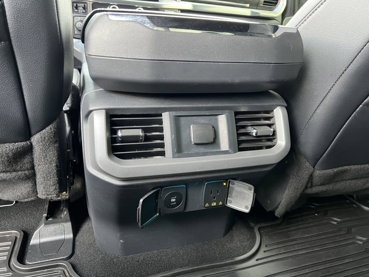 Used 2024 Ford F150 Lariat w/ Tow/Haul Package AWD/4WD image 29