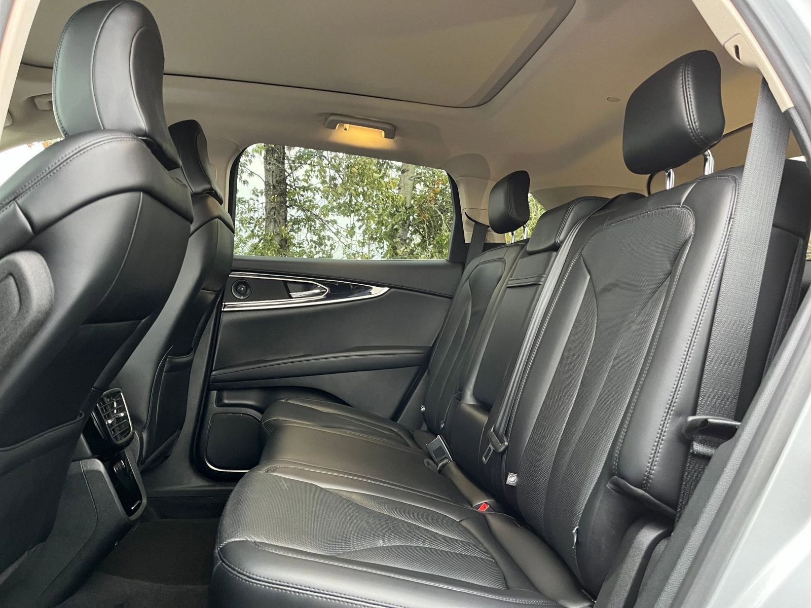 Used 2023 Lincoln Nautilus Reserve w/ Equipment Group 201A image 28