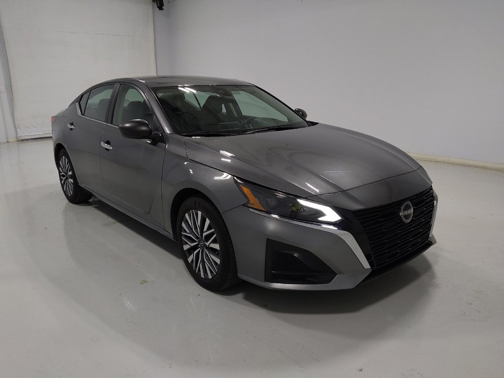Used 2024 Nissan Altima 2.5 SV FWD image 13