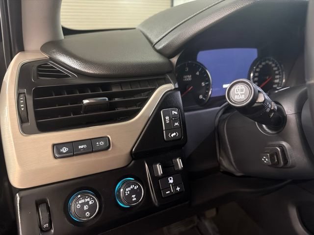 Used 2018 GMC Yukon Denali AWD/4WD image 32
