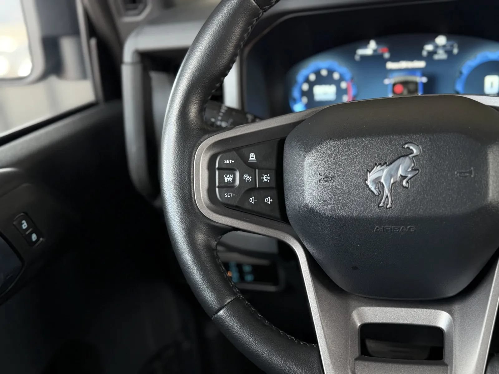 Used 2025 Ford Bronco Badlands AWD/4WD image 22