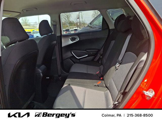 Certified 2023 Kia Soul LX w/ LX Technology Package FWD image 11