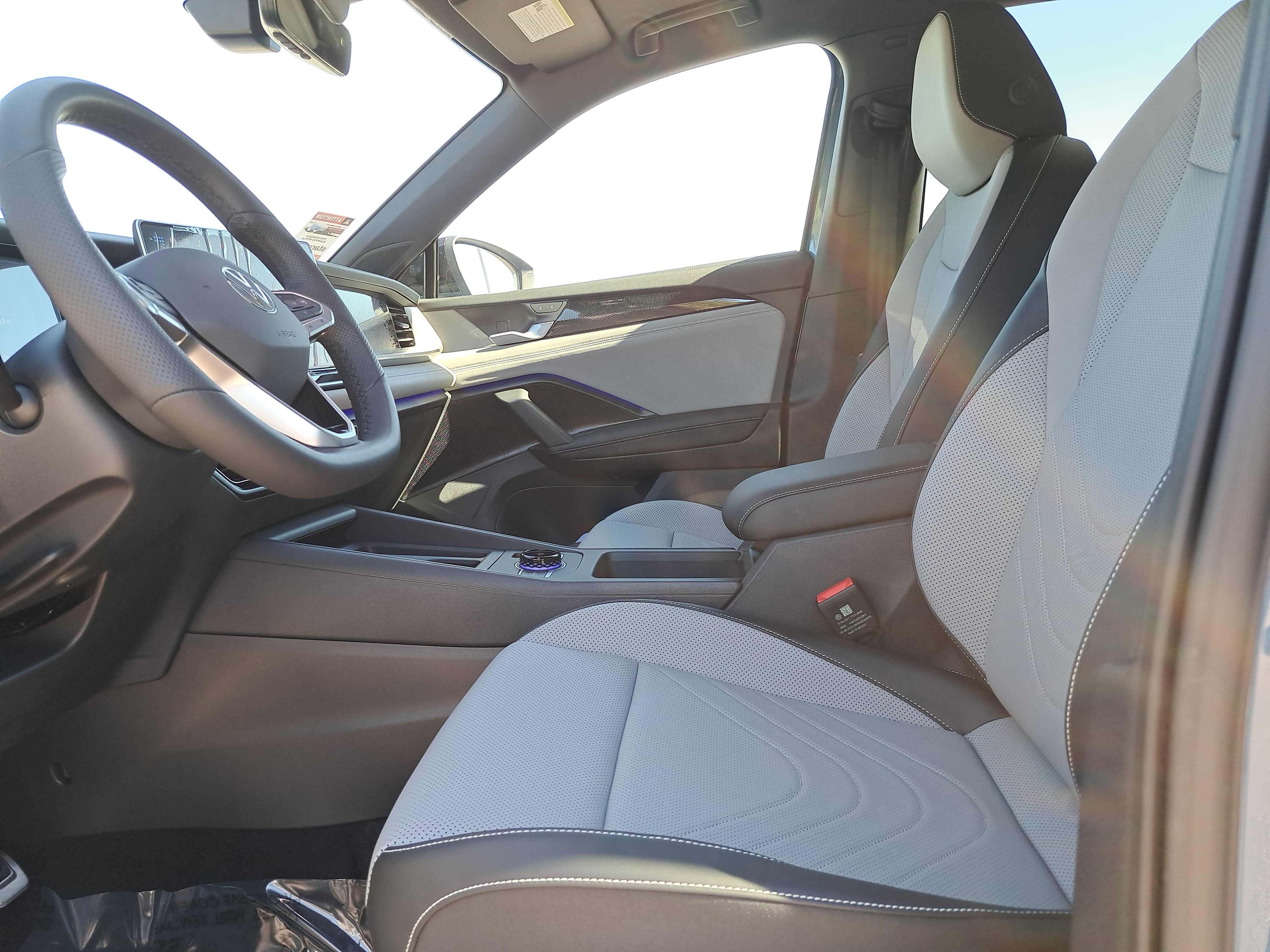 New 2026 Volkswagen Tiguan SE R-Line AWD/4WD image 15