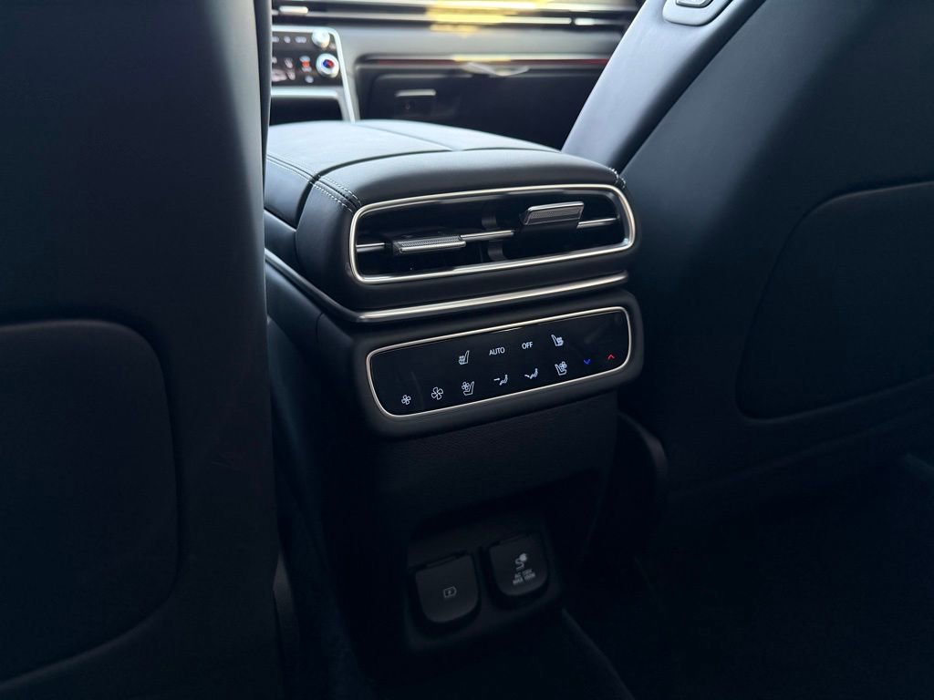 Used 2025 Genesis GV80 3.5T Prestige image 30