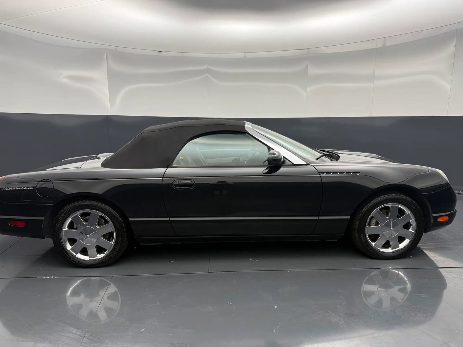 Used 2002 Ford Thunderbird RWD image 7