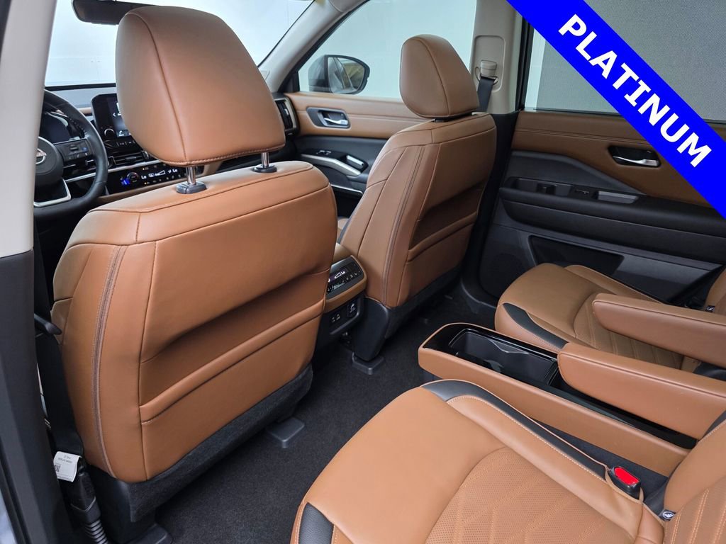 Used 2024 Nissan Pathfinder Platinum image 15